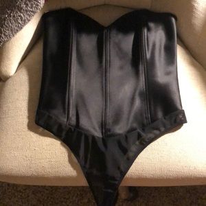 Aritzia Babaton Blaze Bodysuit